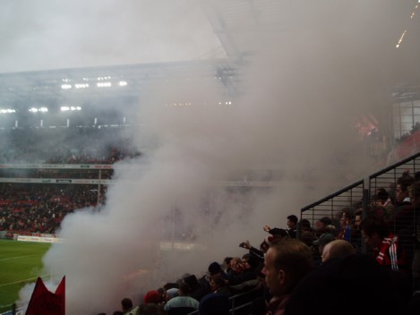 Der VfB Stuttgart erk�mpft sich in einem interessanten Spiel gegen den 1. FC K�ln ein 0:0...